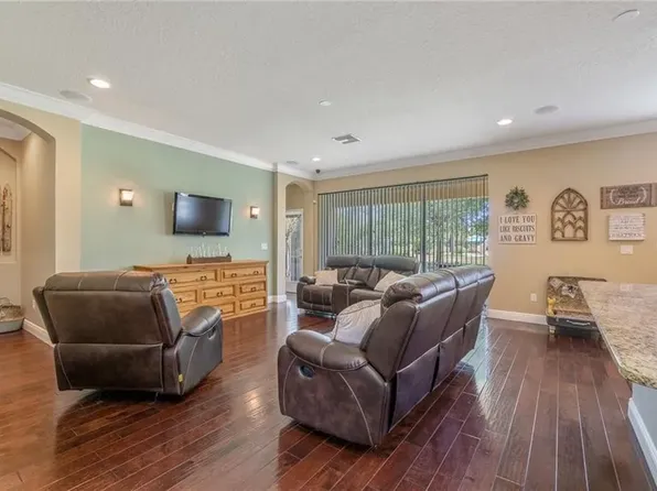 706 York Dale Dr #A, Ruskin, FL 33570