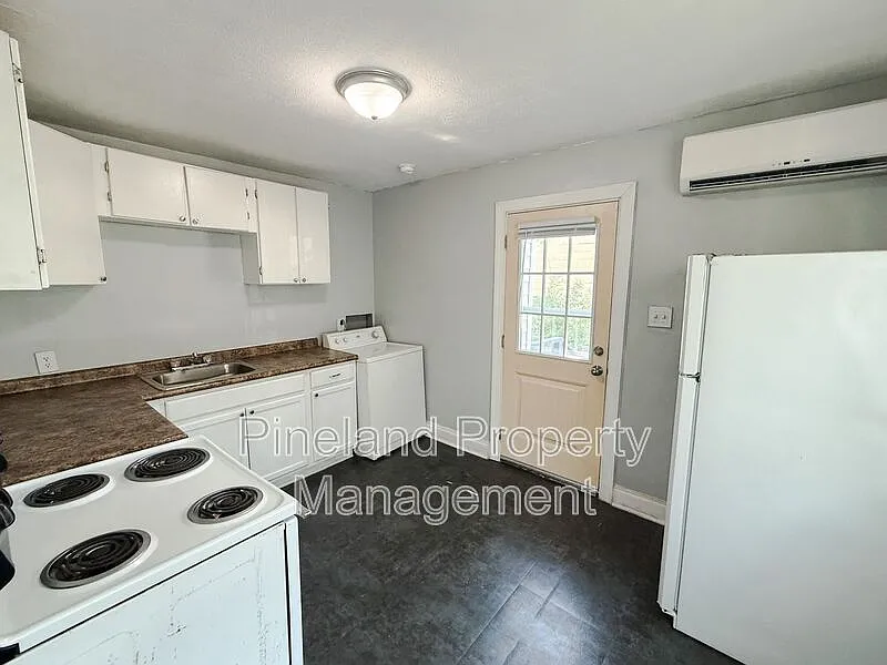 2 bed, 1.0 bath, 840 sqft, $935 — Photo 4