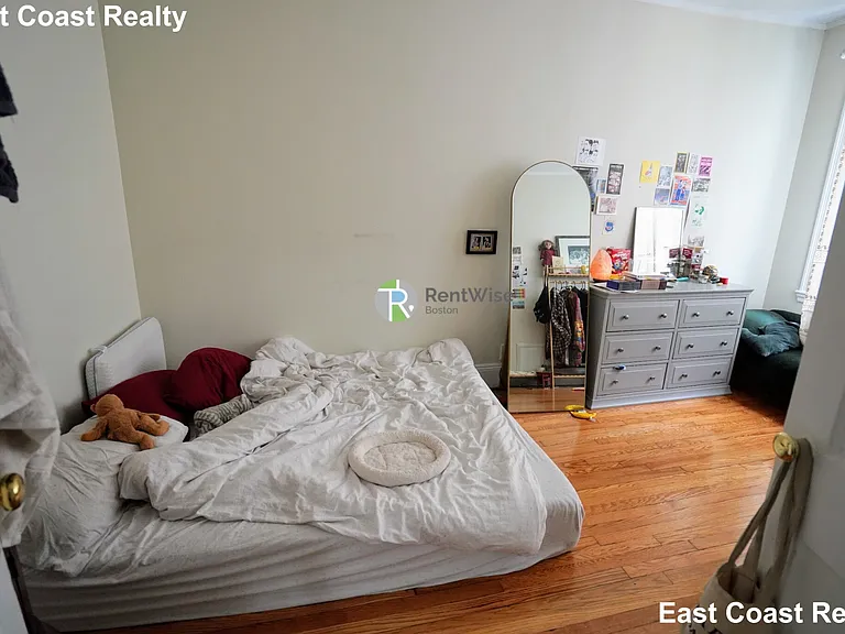 127 Sutherland Rd #C — Photo 6