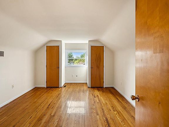 4th image of 3020 Lindsey Dr