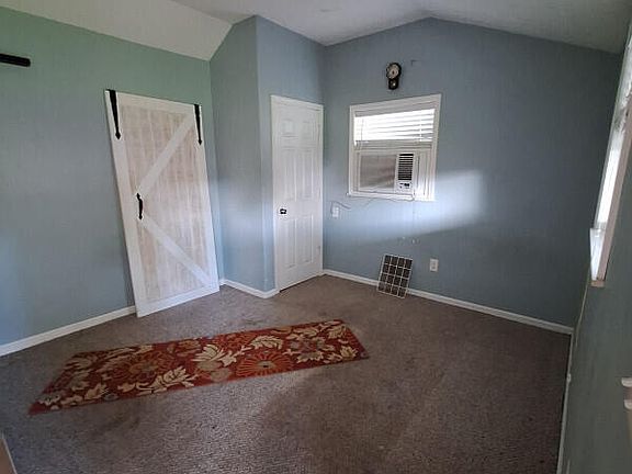 3rd image of 4642 Edwards Road