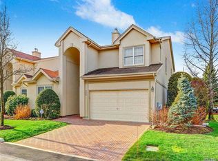 354 Altessa Blvd, Melville, NY 11747