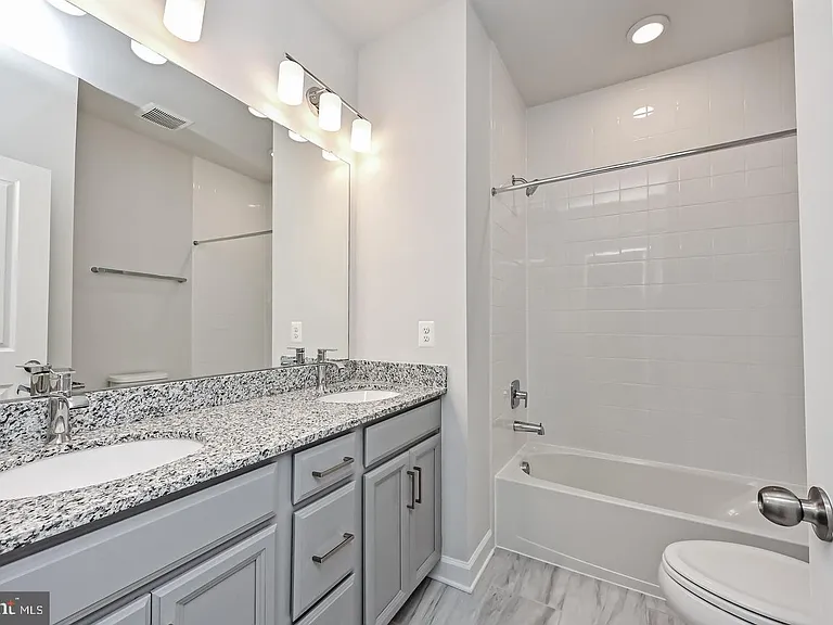 4404 Fair Lakes Ct — Photo 32