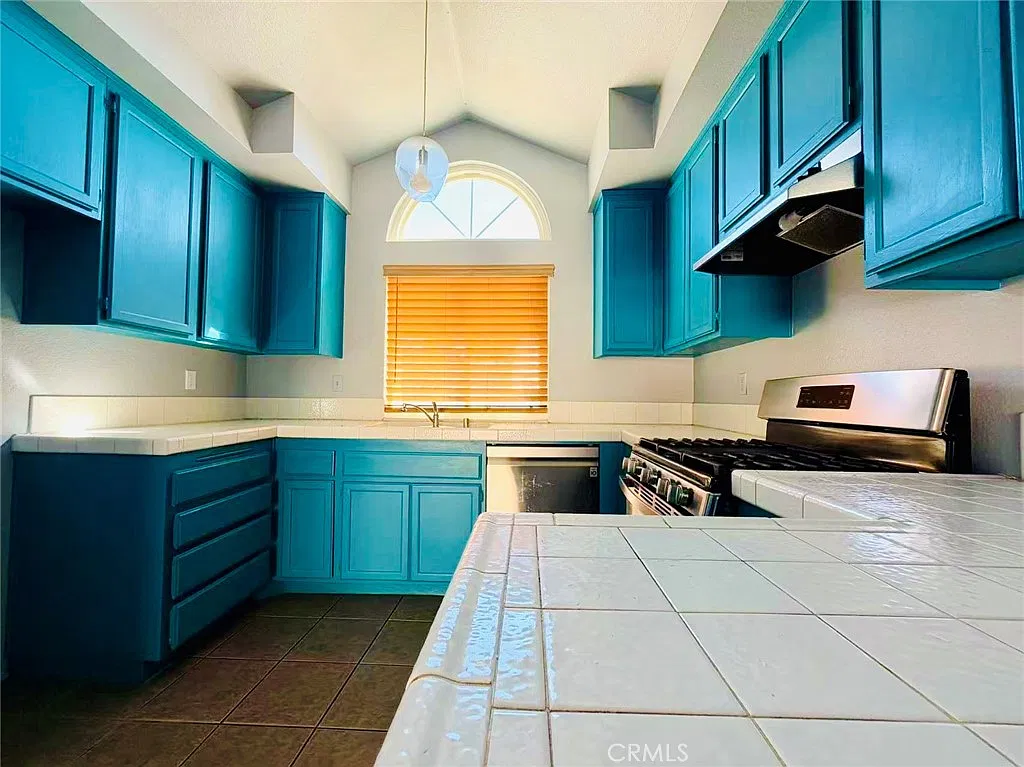 3 bed, 1245 sqft, $2,800 — Photo 3