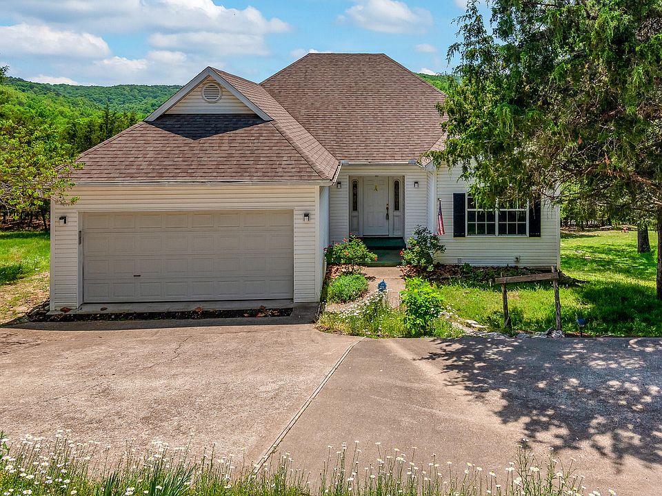 1st image of 8 Apache Dr