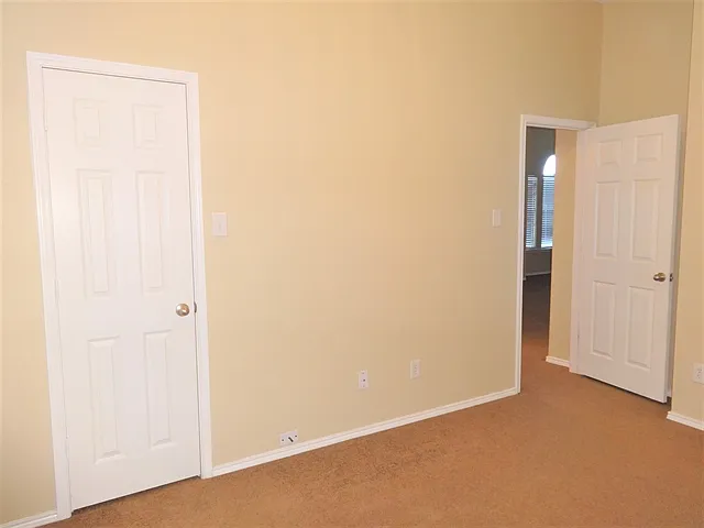 9501 Navarro St — Photo 19