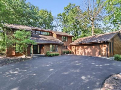 2 Abbey Springs DRIVE, Fontana, WI, 53125