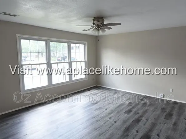 1428 NW 64th Ter, Kansas City, MO 64118