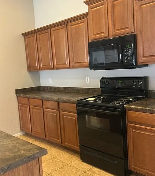 36556 W Velazquez Dr — Photo 13