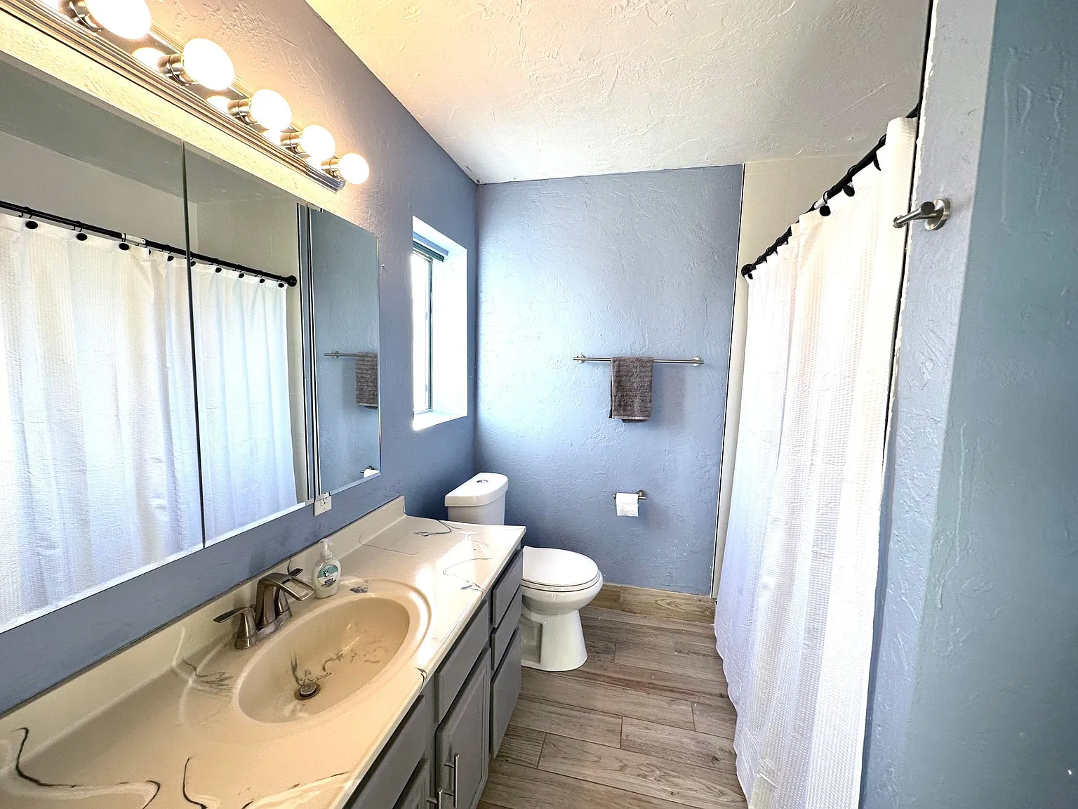 615 E Taylor St — Photo 3