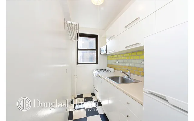 Sold by Douglas Elliman | media 3