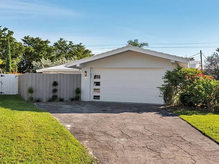 2417 Bayview Dr — Photo 46