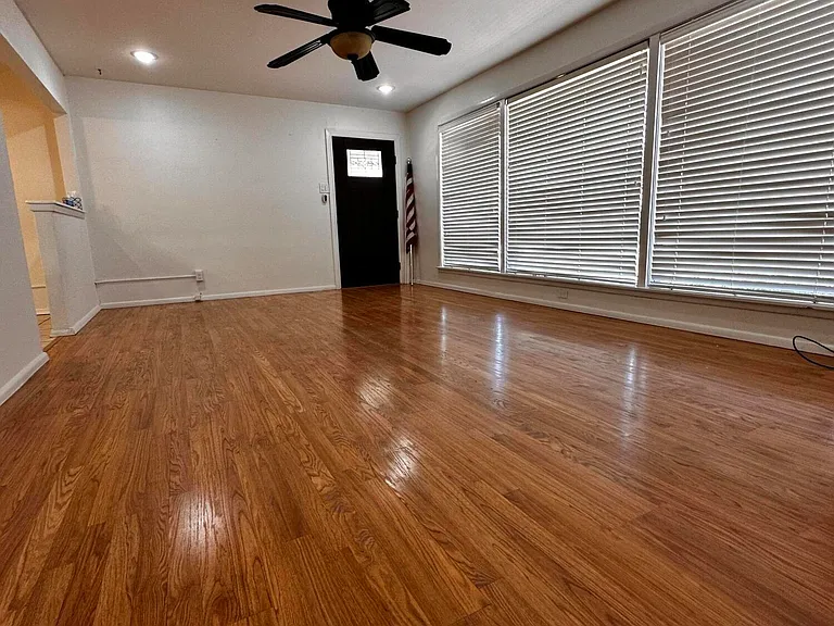 1516 Elmhurst Dr — Photo 9