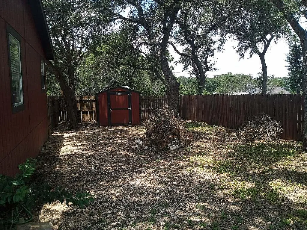 3 bed, 1100 sqft, $1,500 — Photo 2