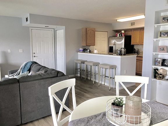 5th image of 261 SW Palm Dr #204204