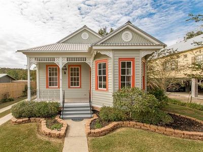 1004 Pine St, Madisonville, LA, 70447