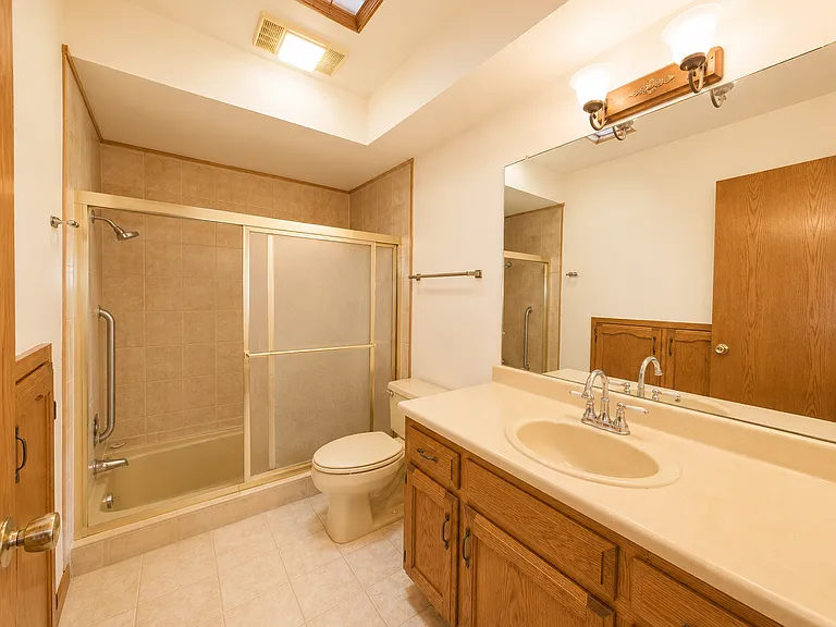 23 Lakeshore Dr NE — Photo 18