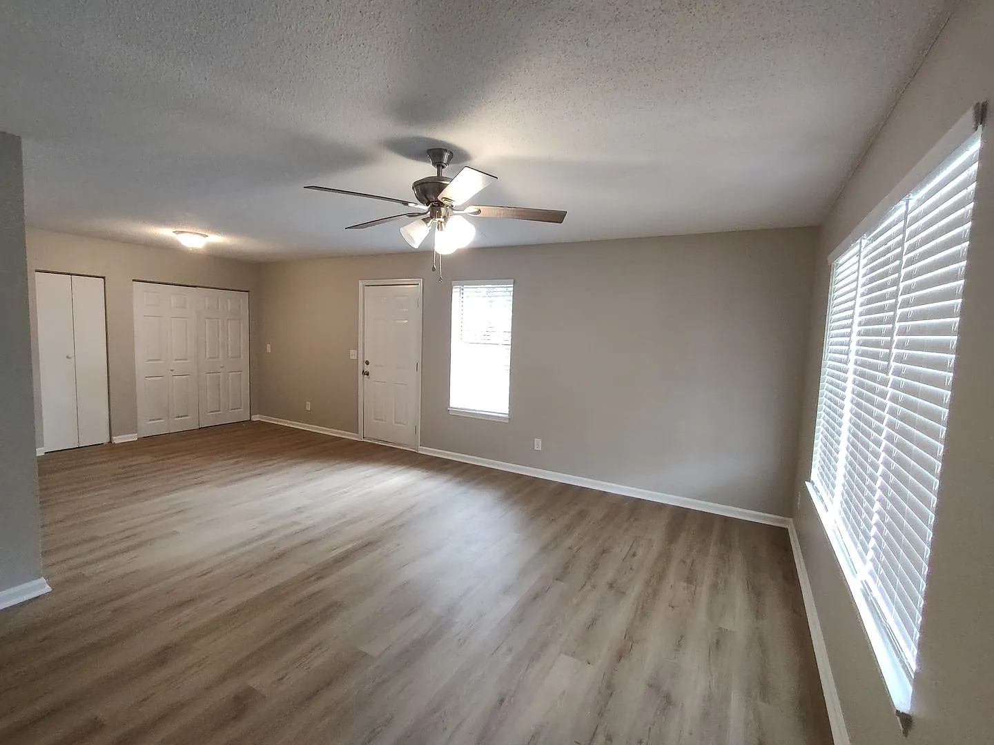 Newly Renovated 3 Bed/1.5 Bath Close To Ccu, Hgtc, Downtown Conway!! — Photo 2