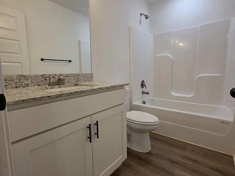 826 N Crater Ave #2 — Photo 17