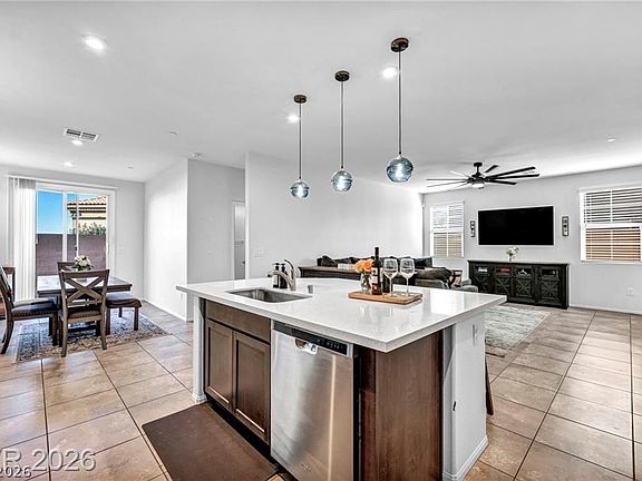 5th image of 1016 Huckburn Ave