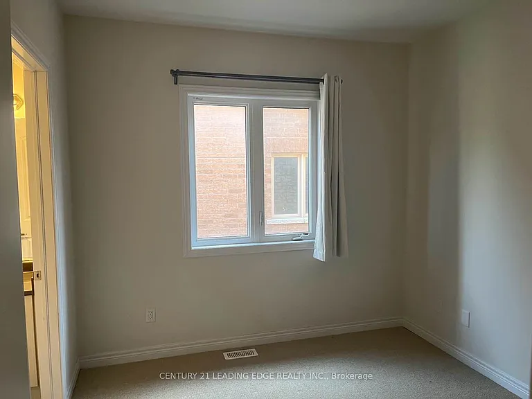 23 Boland Ct #1 BDRM UPPER LEVEL — Photo 4