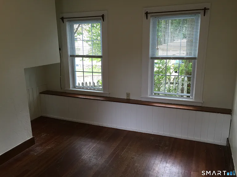 380 Thames St — Photo 9