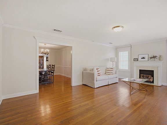 2nd image of 4122 Richmond Ave