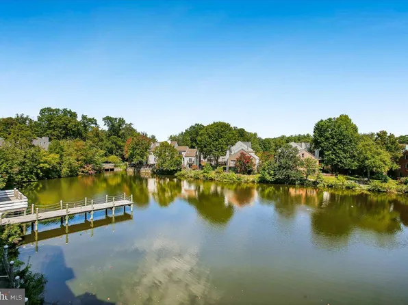 7604 Lakeside Village Dr APT J, Falls Church, VA 22042