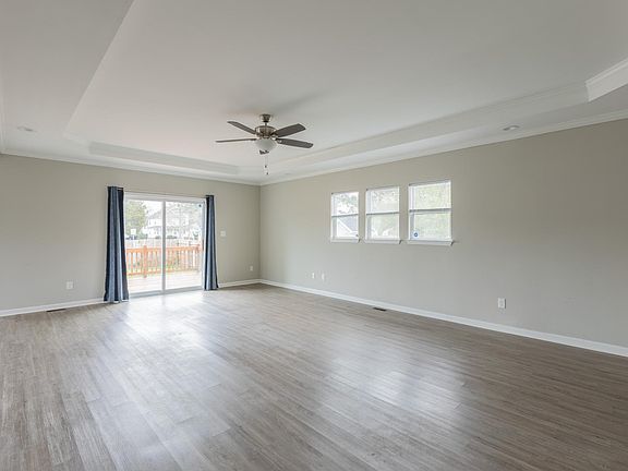 4th image of 2300 Hanson Ave