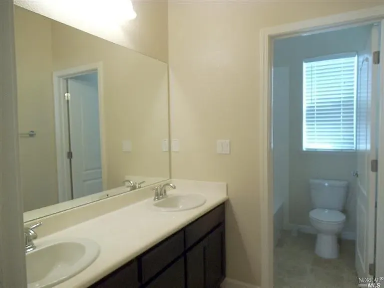 1005 Chatswood Ct — Photo 12