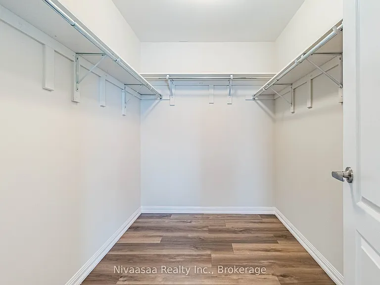 18 Betterton Cres — Photo 30