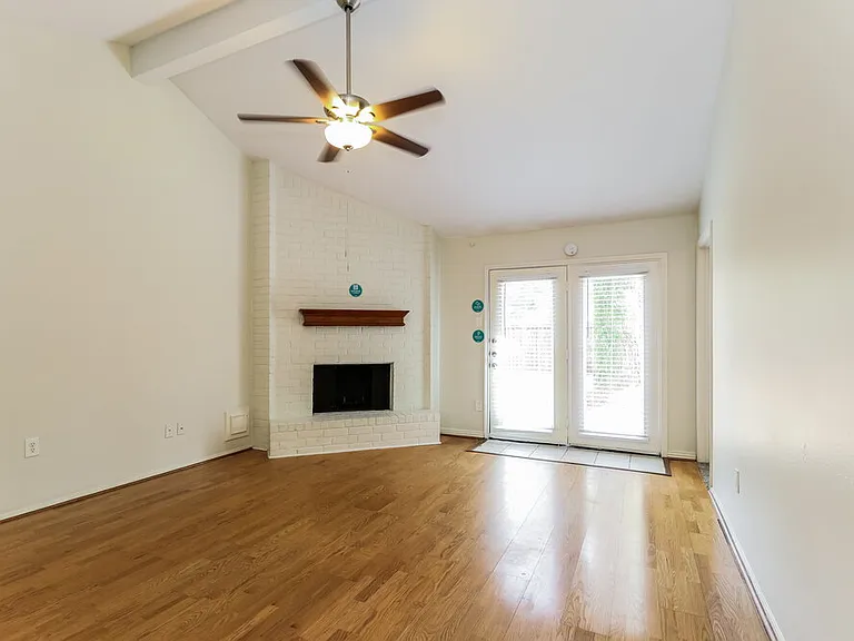 84 Fallshire Dr — Photo 5