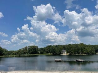 78 Lakeside Dr NW, Vernon Twp., NJ 07461