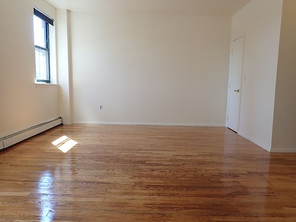 4th image of 458 Carlton Ave #3