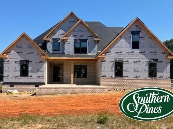 5084 Southern Pines Dr, Kernersville, NC 27284