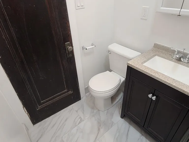 4833 N Wolcott Ave #1B — Photo 5