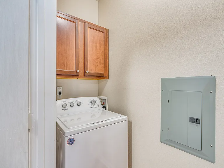 Vintage Retreat Apartments — Photo 15