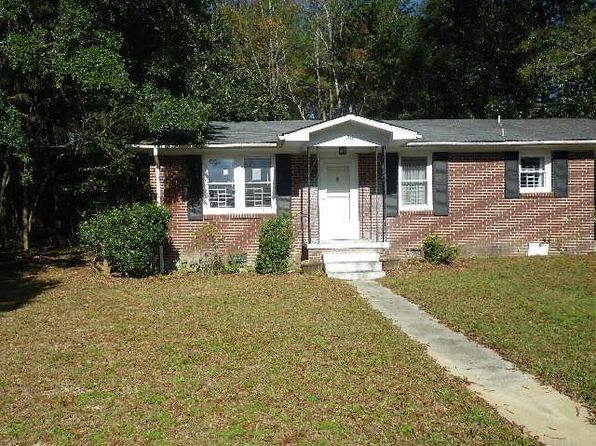 106 Roberts St