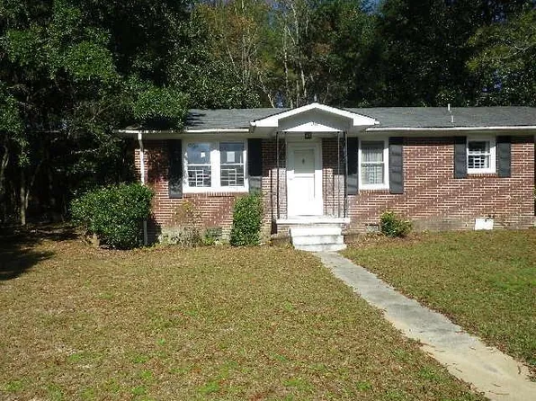 106 Roberts St, Eastover, SC 29044