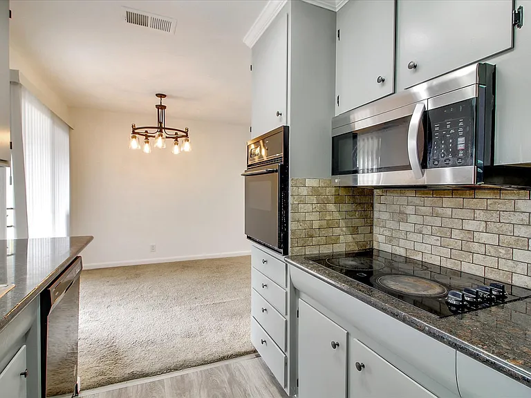 3586 Payne Ave #10 — Photo 9