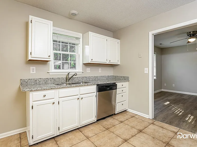 820 Vegas Palm Ave — Photo 3