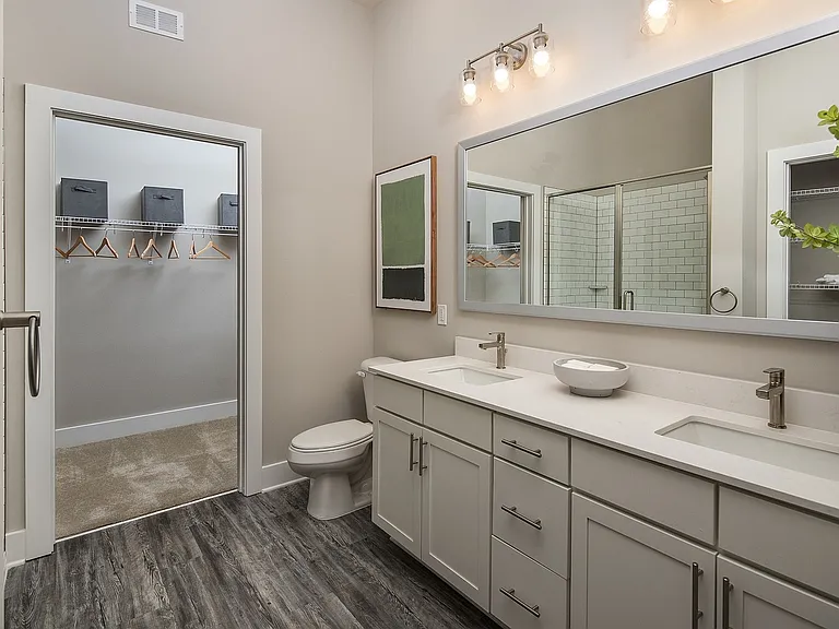 Abberly Royal Creek Apartment Homes — Photo 10
