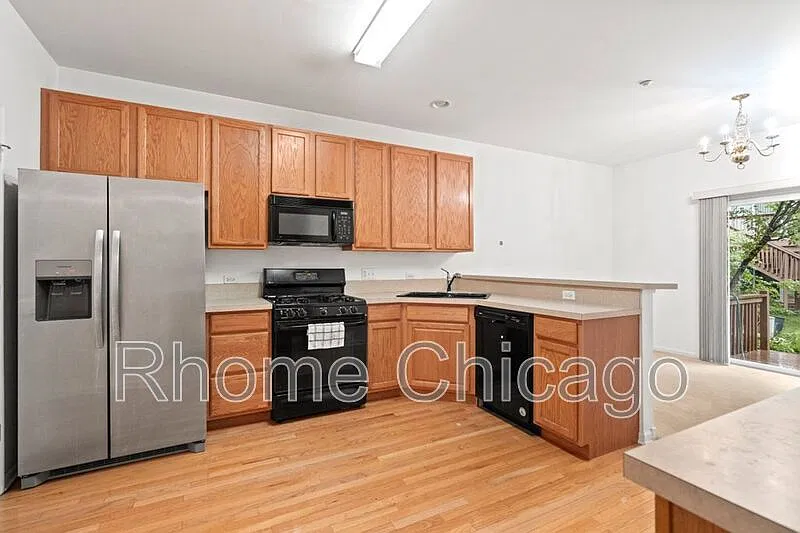 2 bed, 2.5 bath, $2,050 — Photo 2