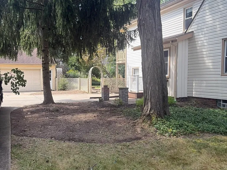 Case Ave — Photo 2
