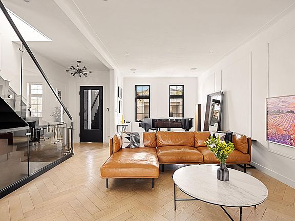 3rd image of 1635 Hancock St