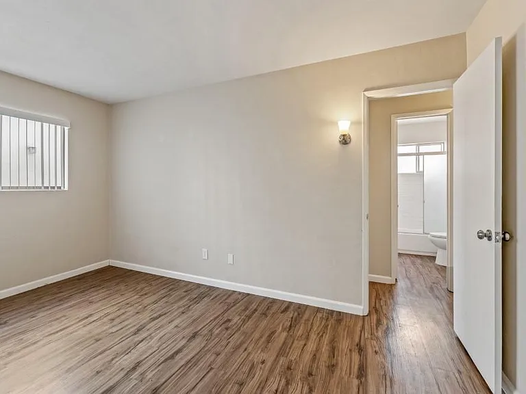 4033 Iowa St #4 — Photo 17