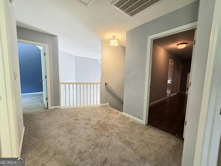 241 Hamilton Dr — Photo 16