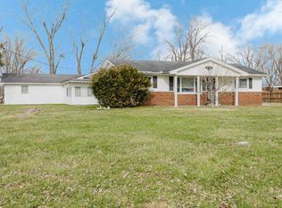 15100 Moellers Rd, Marion, IL 62959