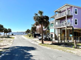 841 2nd St, Cedar Key, FL 32625