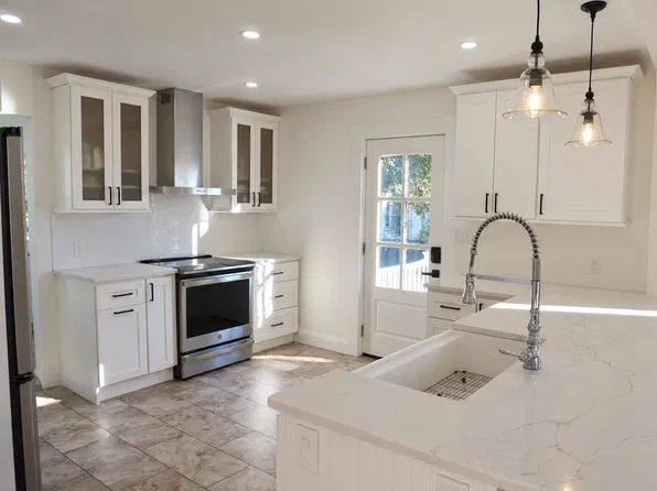 33 Lodge St #2, Manchester, NH 03104